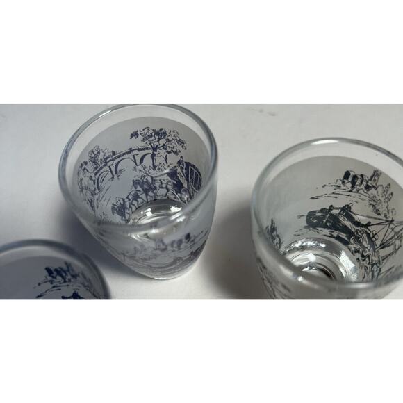 Shot Glasses 4 Vintage Scene 1 Red 3 Black on Clear Glass Horse Carriage Harbor - Picture 3 of 7